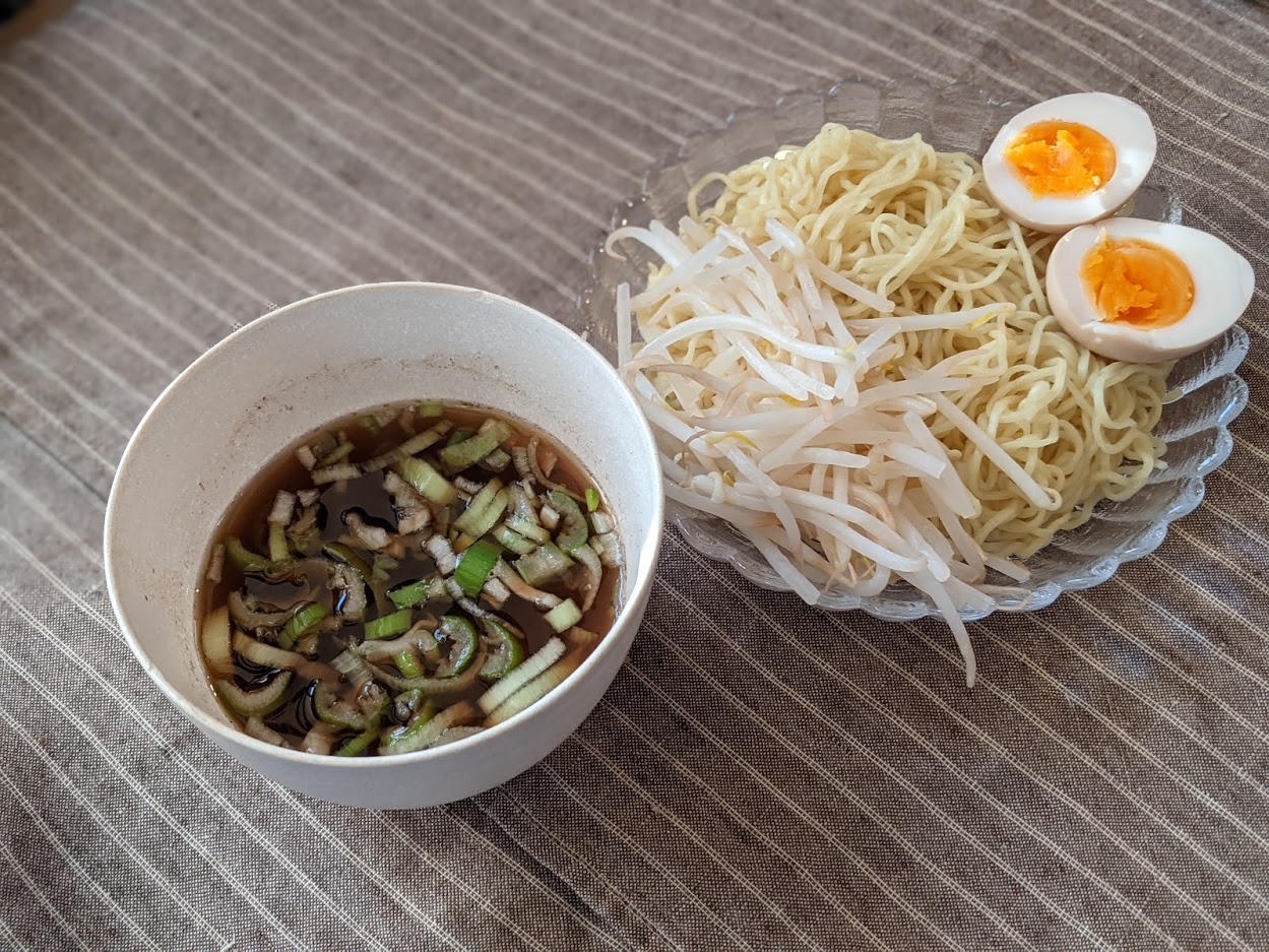 こおろぎつけ麺の画像