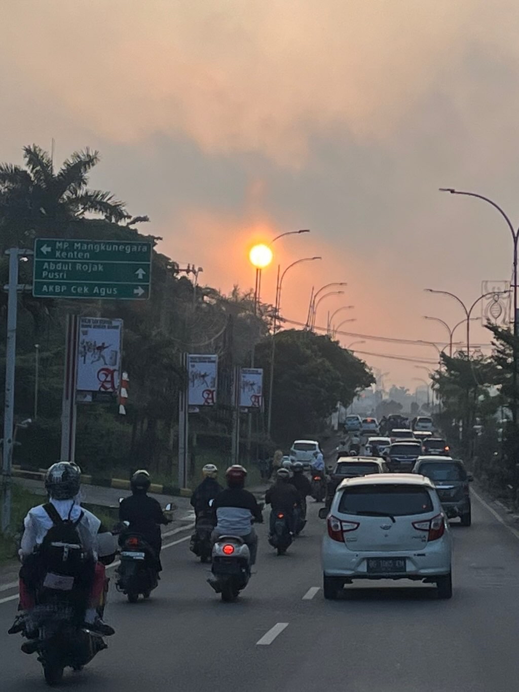 インドネシアの交通道路の写真